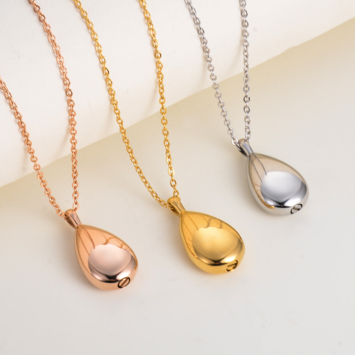 Damen Medaillon-Halskette mit personalisierbarem Anhänger Shop Nory