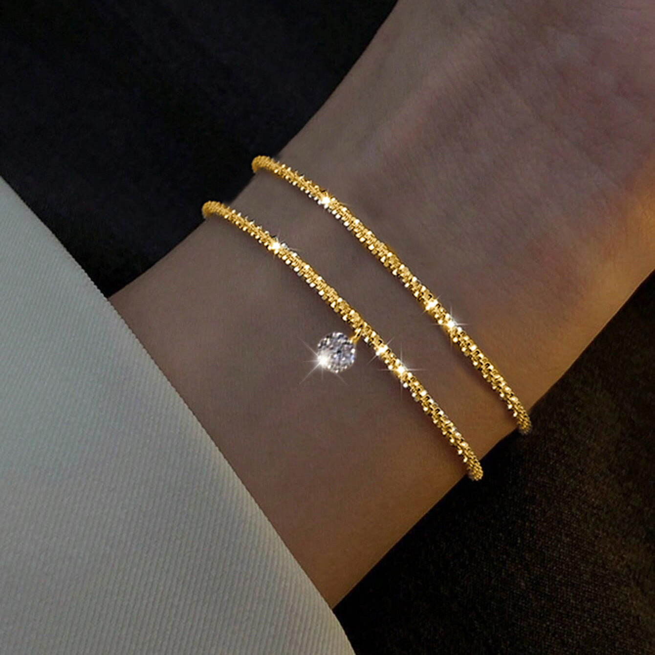 Damen Armband-Set mit eleganten filigranen Ketten und funkelnden Akzenten Shop Nory