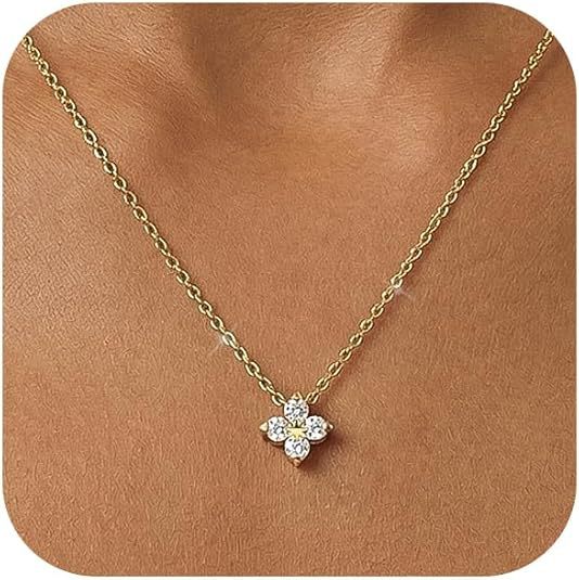 Damen Halskette mit funkelndem Blumenanhänger und hochwertigem Kettendesign Shop Nory