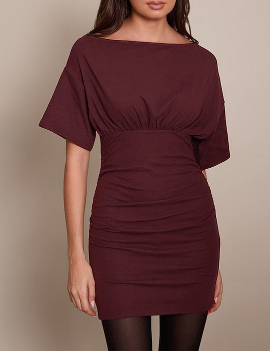 Damen Figurnahes Mini-Kleid mit U‑Boot‑Ausschnitt, Taillenraffung und Fledermausärmeln Shop Nory