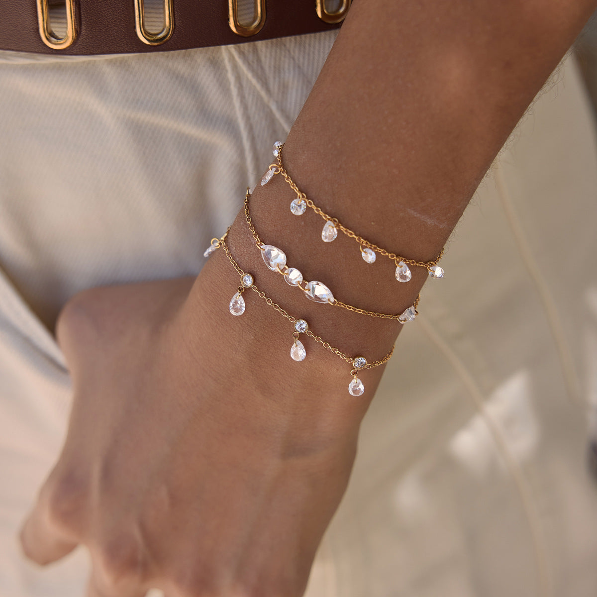 Damen Armband mit eleganten Wasserfall-Anhängern aus hypoallergenem Edelstahl Shop Nory