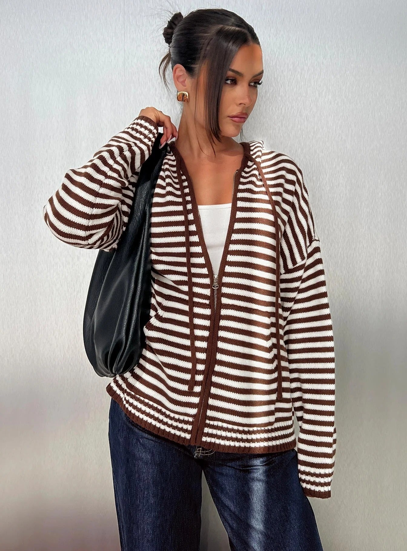 Damen Cardigan im gestreiften Design mit hochwertigem Reißverschluss und lässigem Schnitt Shopnory