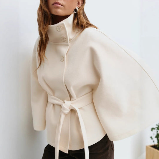 Damen Weit geschnittener Cape-Mantel mit hohem Stehkragen, Knopfleiste und Bindegürtel Shop Nory