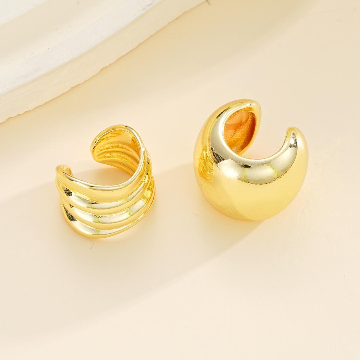 Damen Ohrschmuck Set mit elegantem, geschwungenem Design Shop Nory