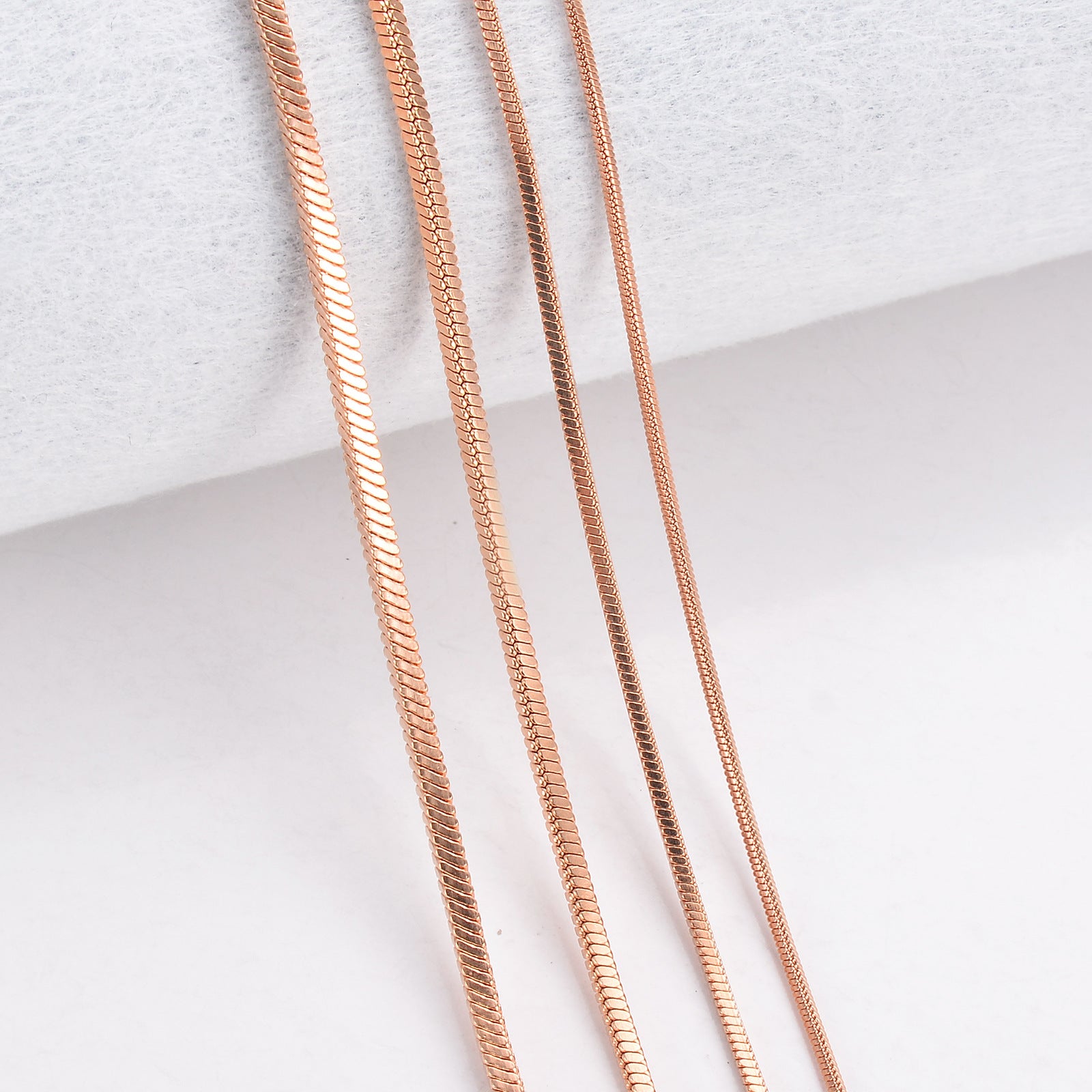 Damen Schmuckkette aus hochwertigem Edelstahl mit edlem Schliff Shop Nory