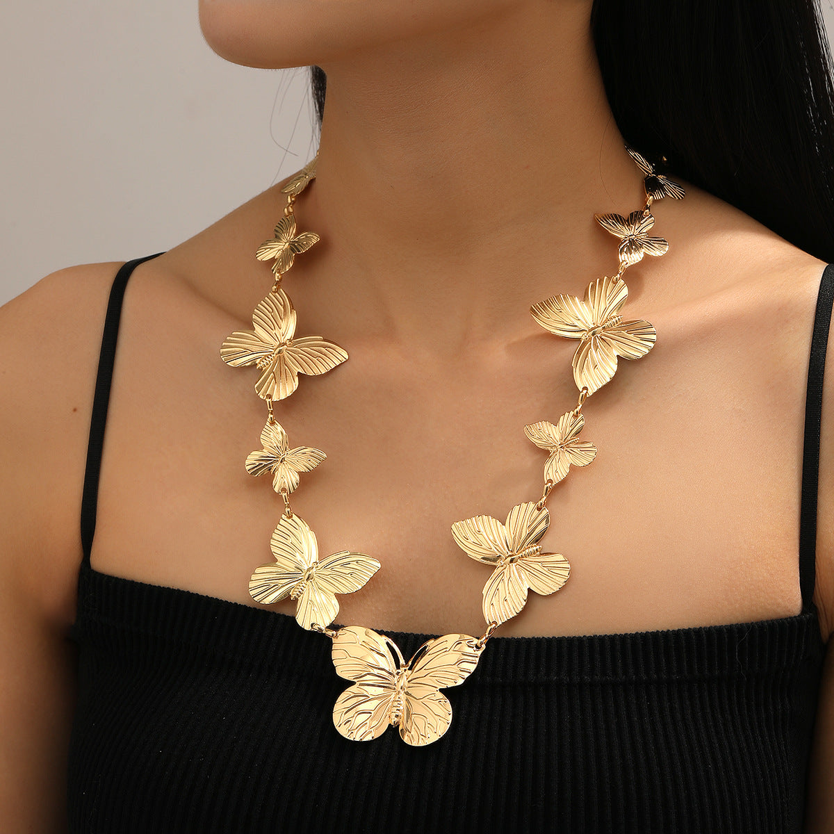 Damen Statement-Halskette mit herzförmigem Design und glänzendem Finish Shop Nory