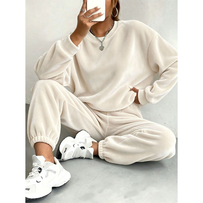 Damen Kuscheliges Velours-Lounge-Set mit Oversize-Sweatshirt und Joggerhose Shop Nory