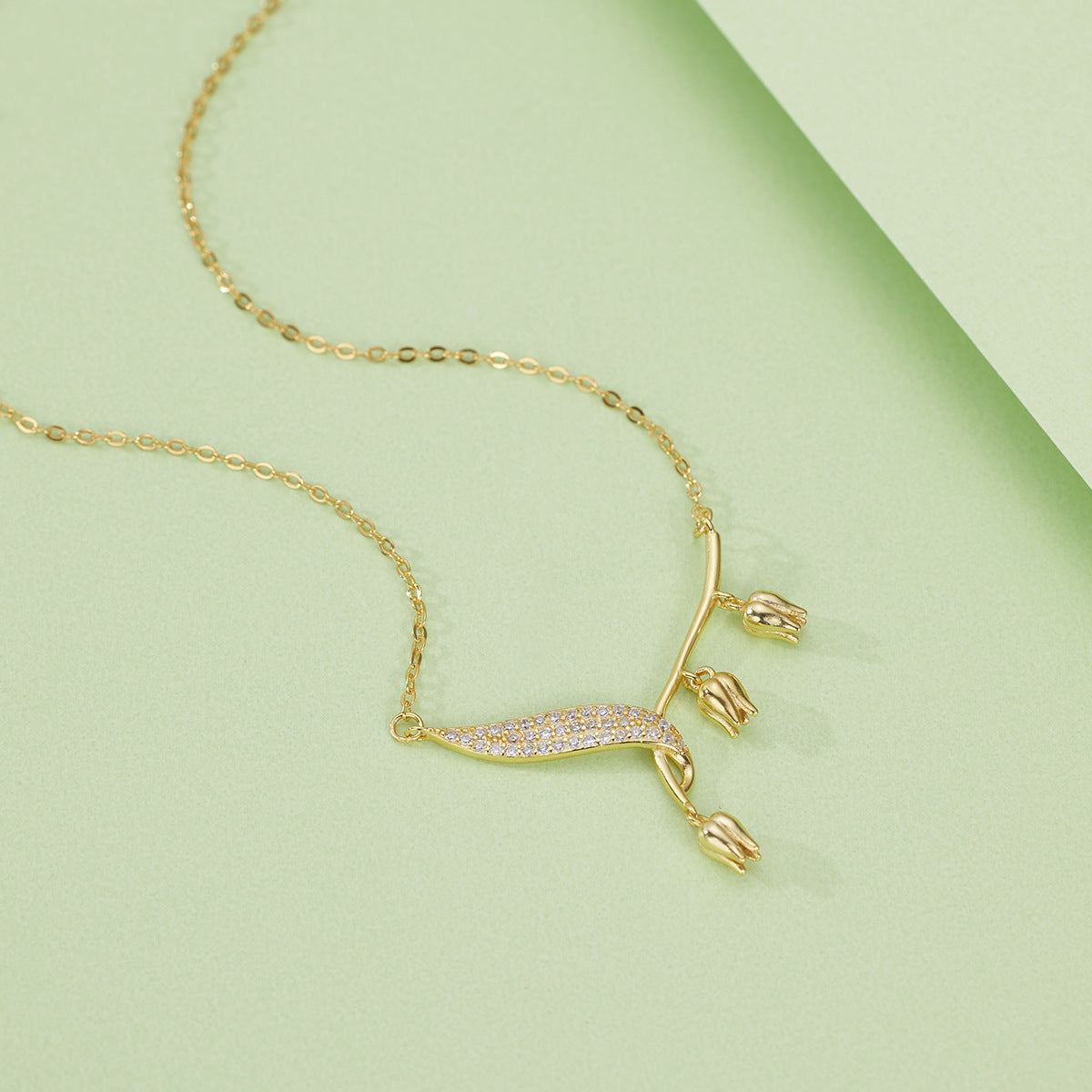 Damen elegante Halskette mit botanischem Design und funkelnden Zirkonia Shop Nory