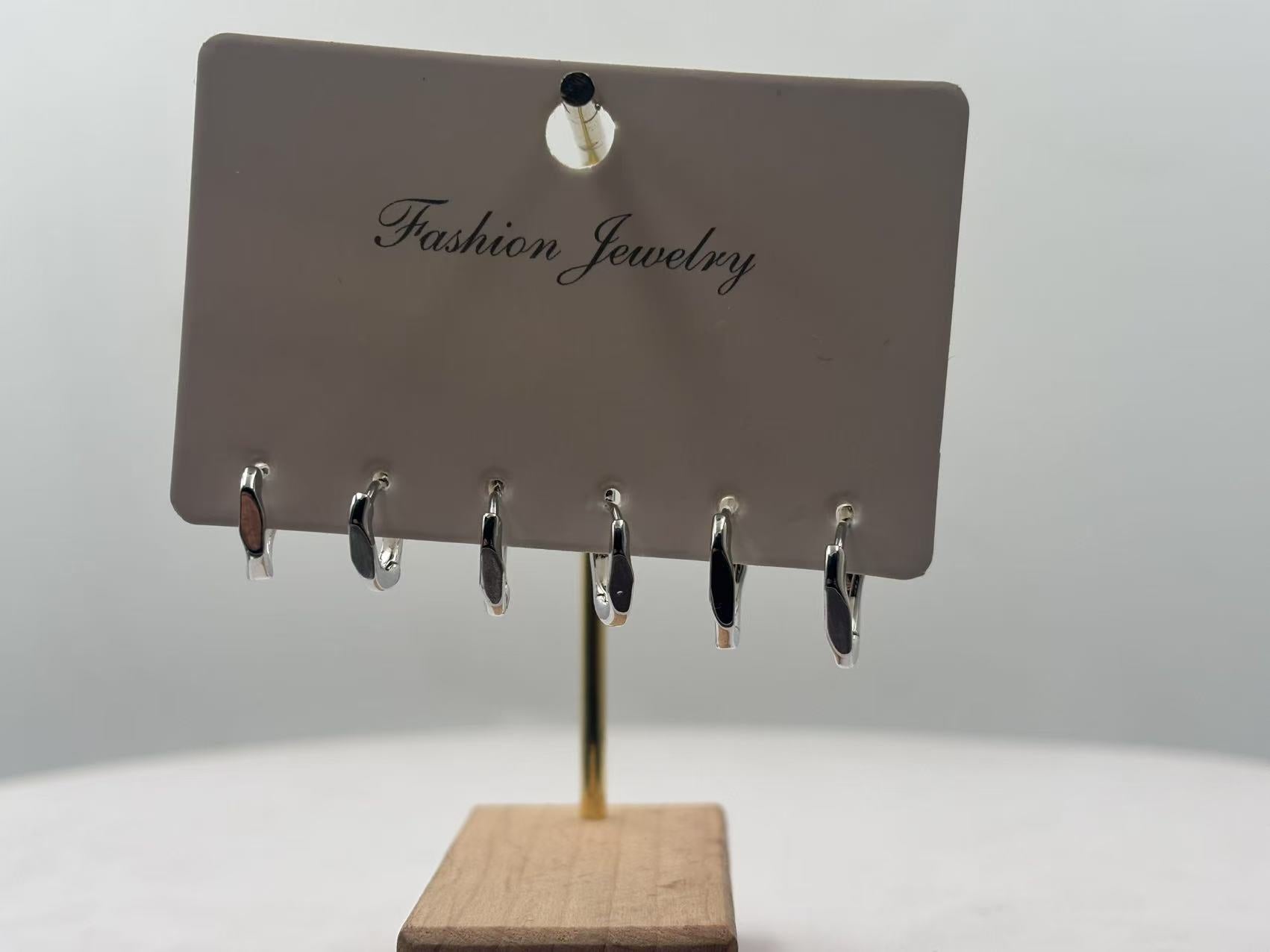 Damen Ohrringe mit modernem und minimalistischem Design Shop Nory