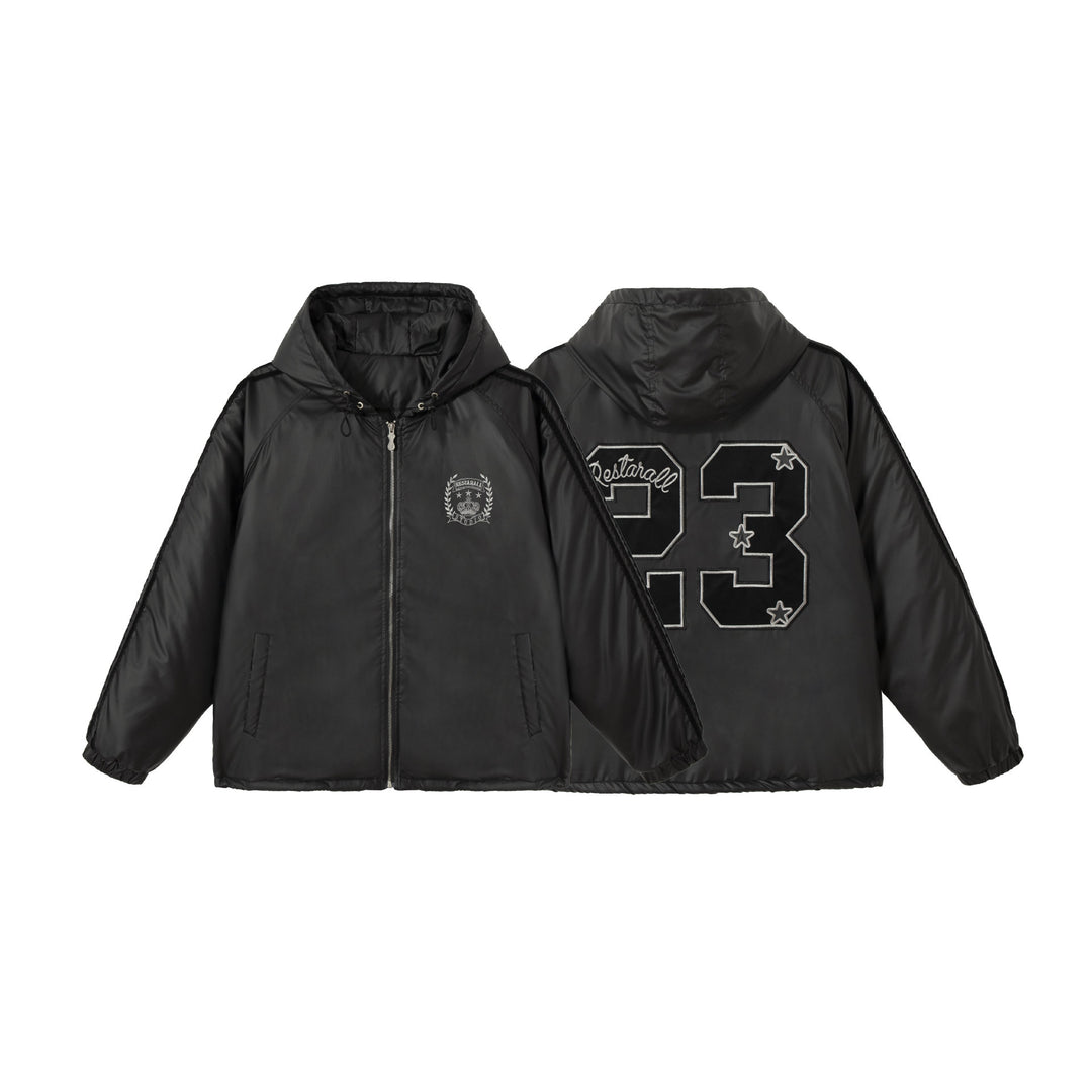 Unisex Boxy‑wattierte Kapuzenjacke mit gesticktem Wappen Shop Nory