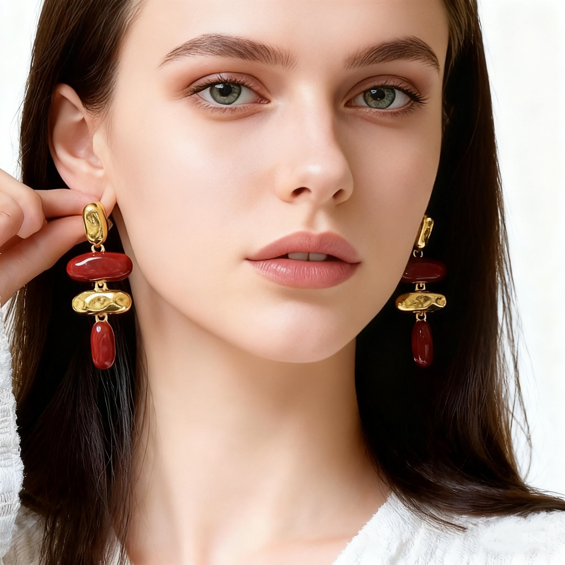 Damen Hängende Ohrringe mit modernem, skulpturalem Design Shop Nory