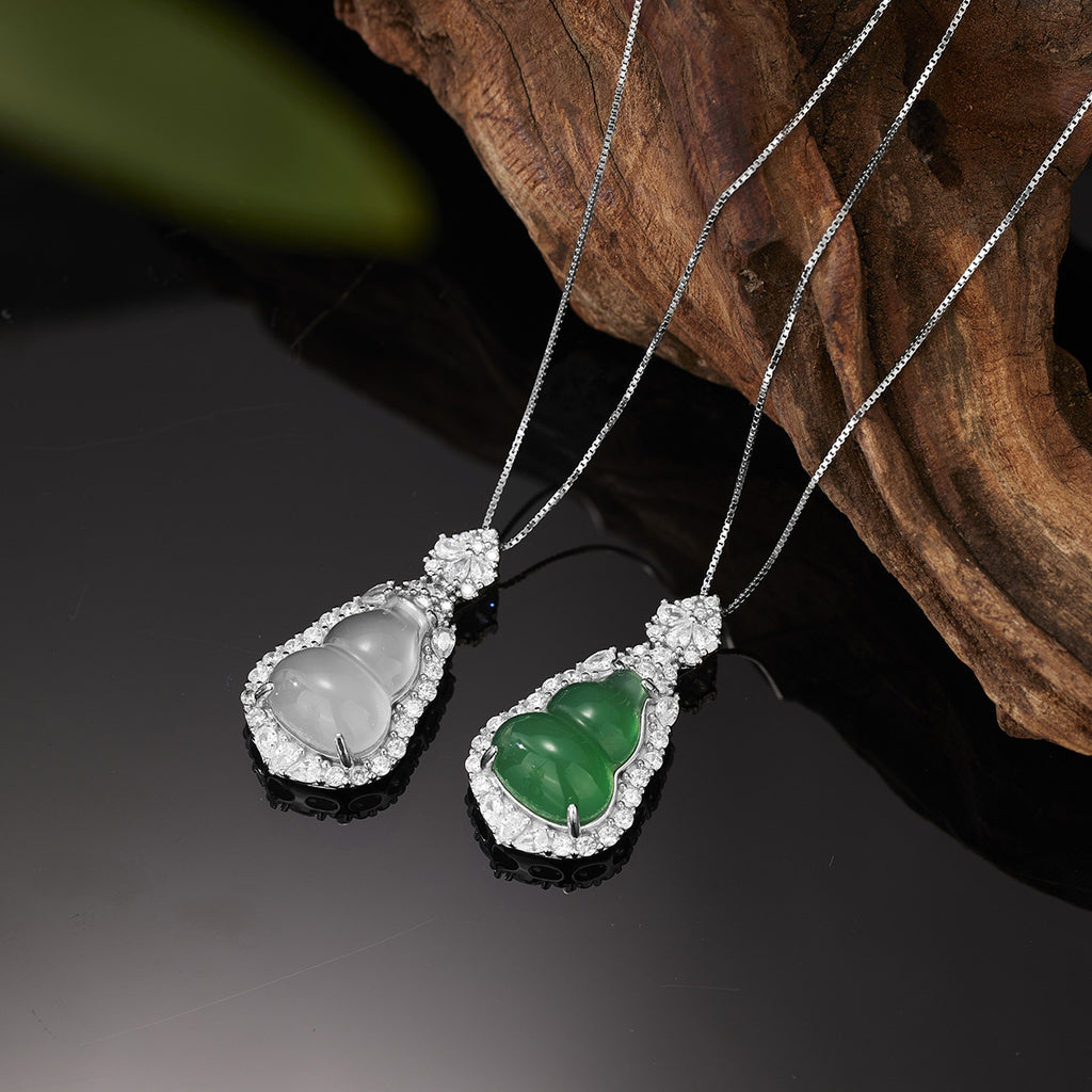 Damen Anhänger-Halskette mit kunstvollem Buddha-Motiv und funkelnden Zirkonia Shop Nory