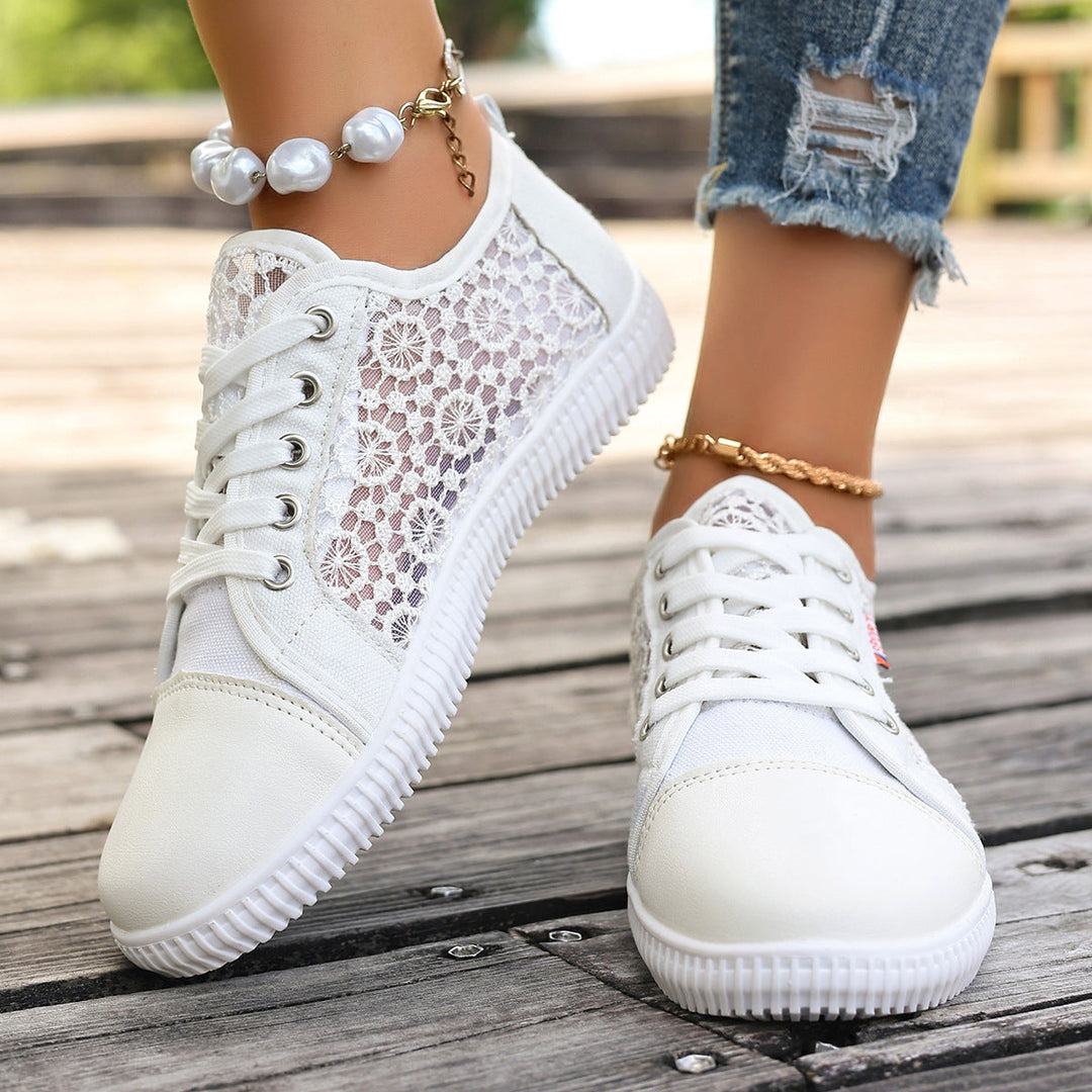 Damen Sneakers mit floraler Spitze und leichter Sohle