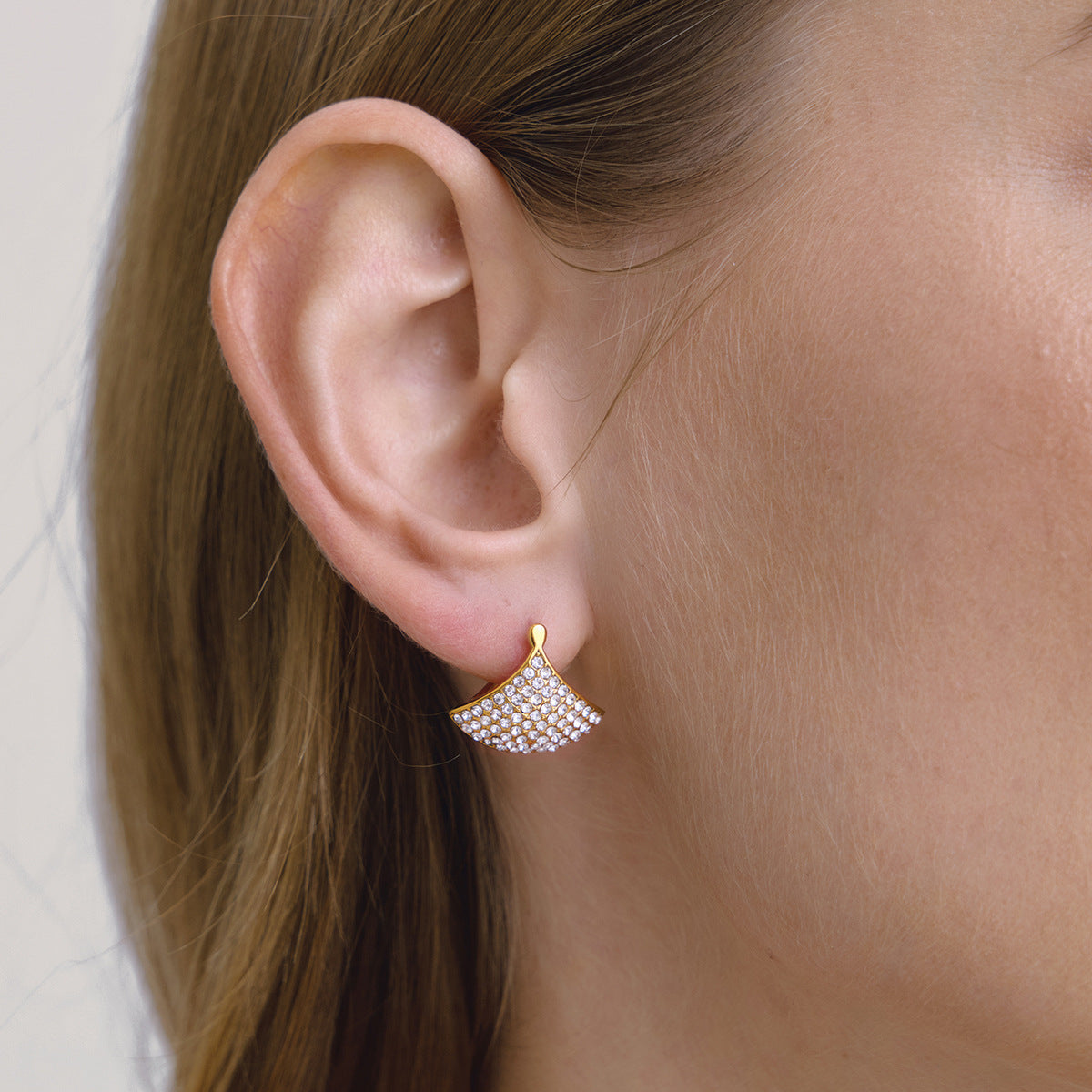 Damen Ohrhänger mit funkelnden Zirkonia-Steinen aus hypoallergenem Edelstahl Shop Nory