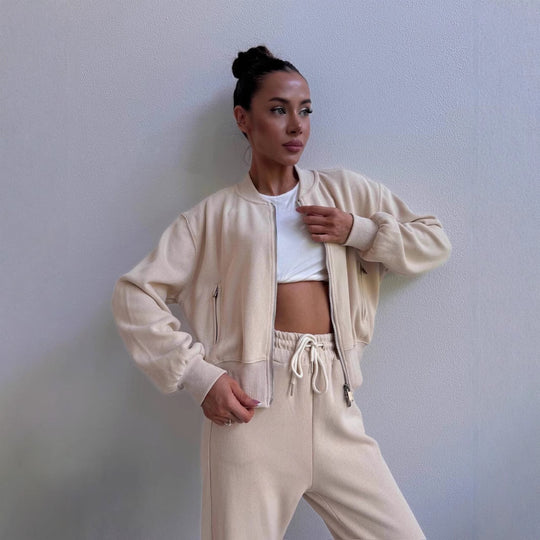 Damen Loungewear-Set mit Kurzzip-Jacke und High‑Waist‑Jogginghose mit Seitenschlitz Shop Nory