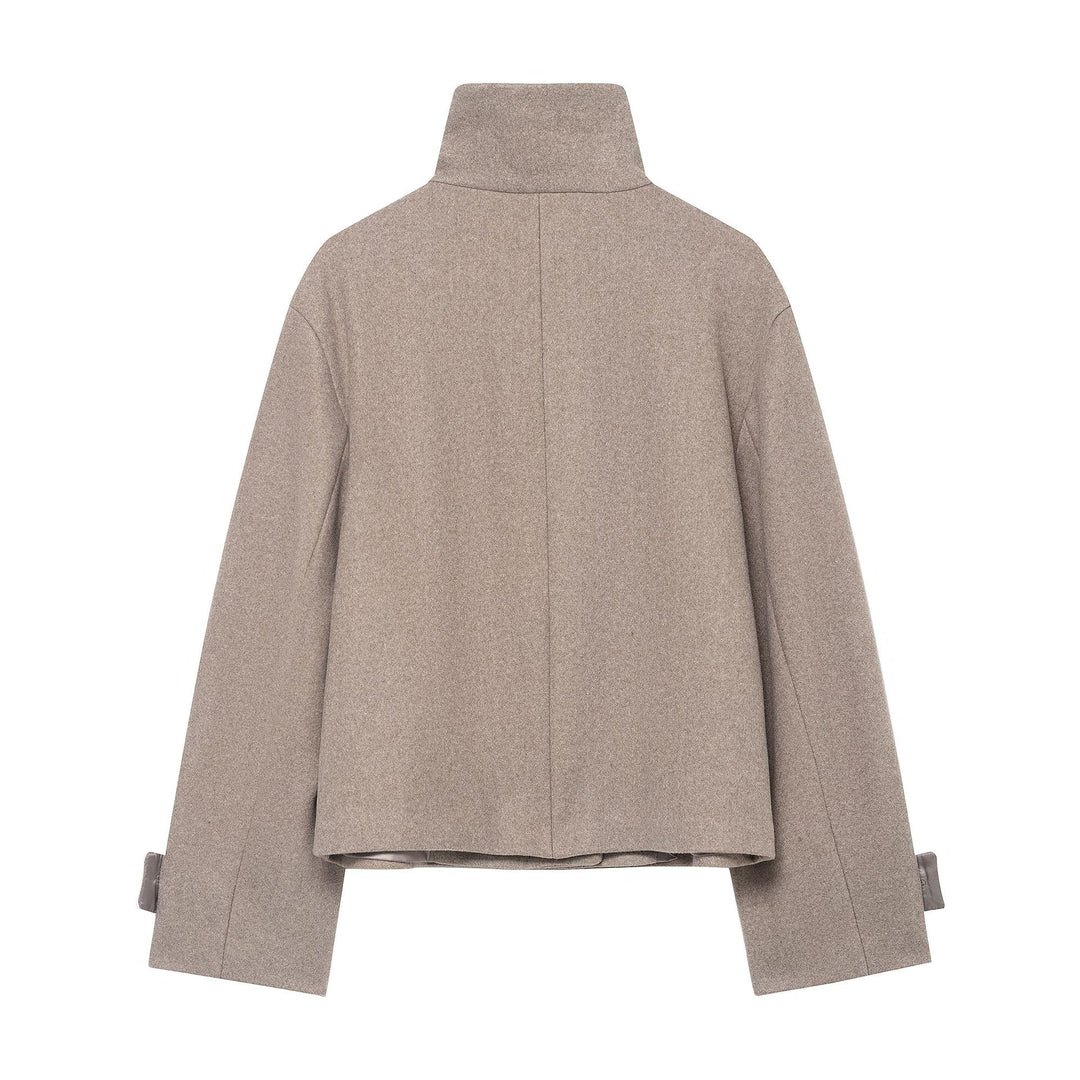 Damen Kurzjacke im Boxy-Cut aus Wollmix mit hohem Stehkragen und asymmetrischer Knopfleiste Shop Nory