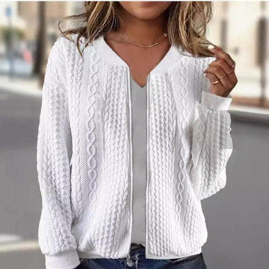 Damen Strickjacke mit modernem Kabelstrickmuster und eleganter Schnittführung