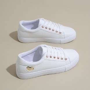 Damen Minimalistische Low-Top Sneaker mit glatter Kunstlederoptik und komfortabler Gummisohle Shop Nory