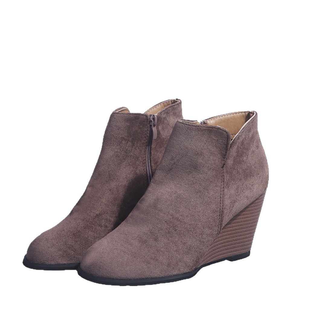 Damen knöchelhohe Keilabsatz‑Stiefelette mit seitlichem Reißverschluss Shop Nory