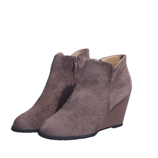 Damen knöchelhohe Keilabsatz‑Stiefelette mit seitlichem Reißverschluss Shop Nory