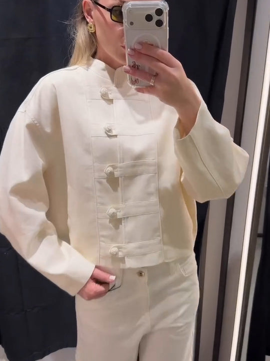 Damen Kurze Boxy-Jacke mit Mandarinkragen und dekorativer Knotenknopfleiste Shop Nory
