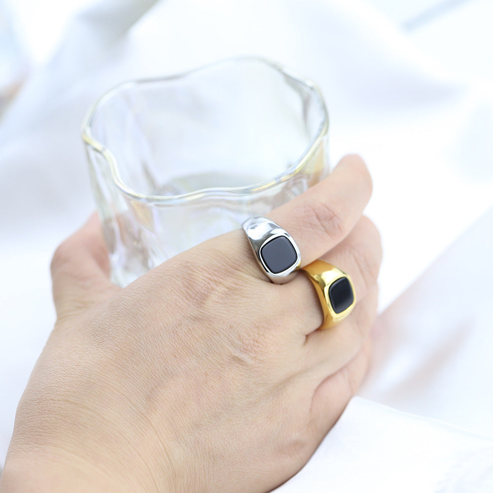 Herren Siegelring mit quadratischem Onyx und glänzender Edelstahlfassung Shop Nory
