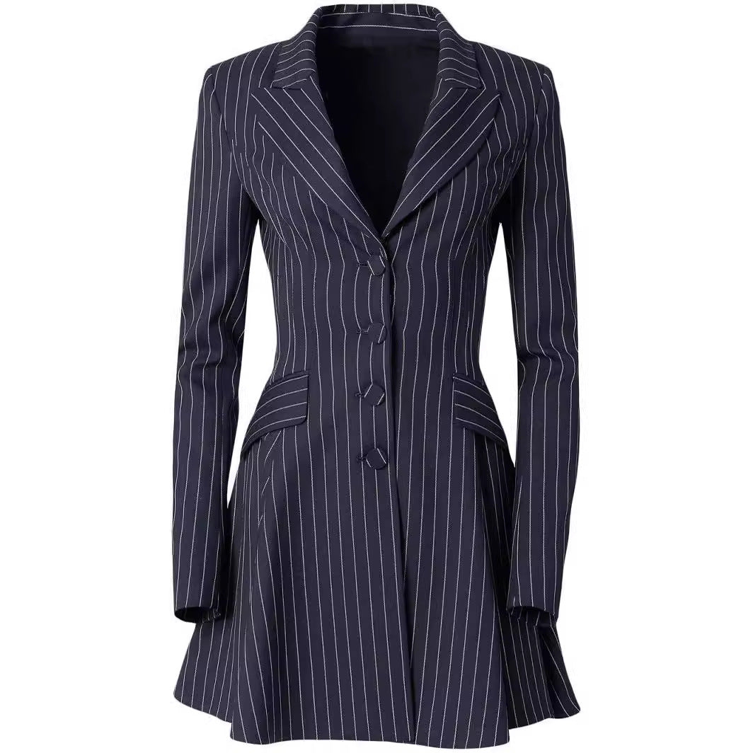 Damen Tailliertes Nadelstreifen-Blazerkleid im modernen Tailoring Shop Nory