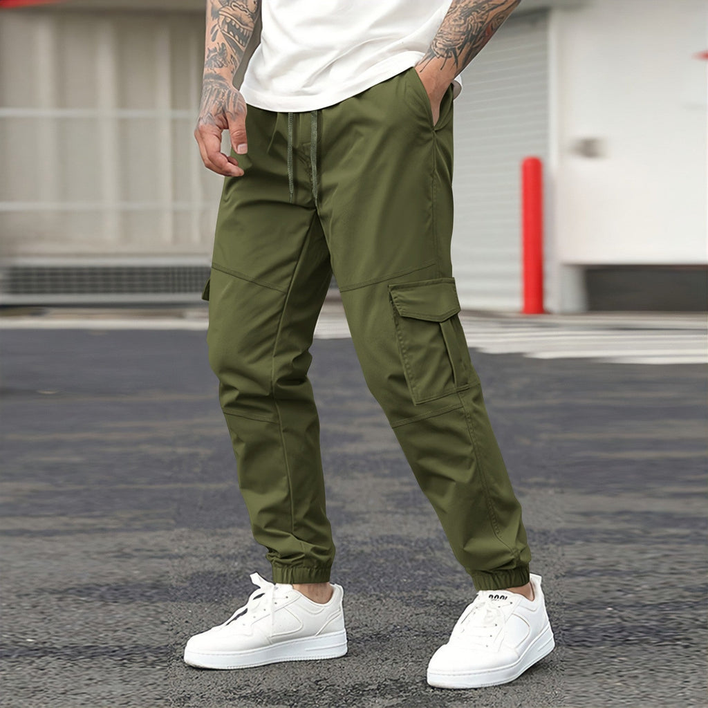 Herren Cargo-Jogginghose mit elastischem Bund und praktischen Cargotaschen