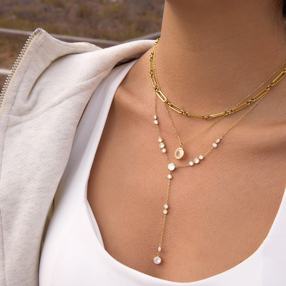 Damen Halskette mit funkelnden Zirkonia-Details und hypoallergenen Eigenschaften Shop Nory