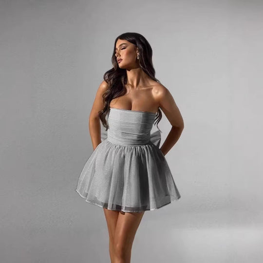 Damen Neckholder Minikleid mit schimmernden Details und eleganter Silhouette