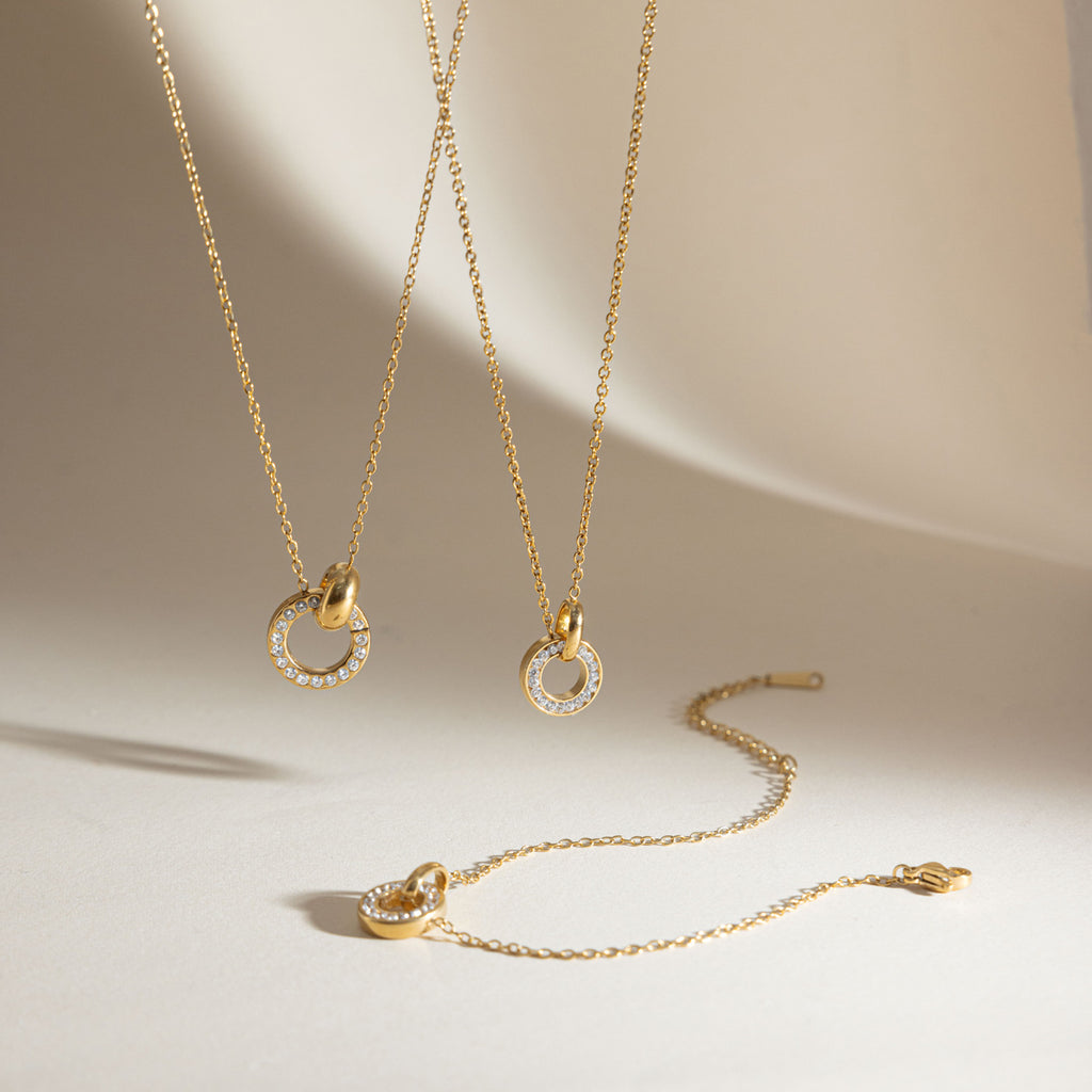 Damen Halskette mit funkelndem Zirkonia-Ring und längenverstellbarer Gliederkette Shop Nory