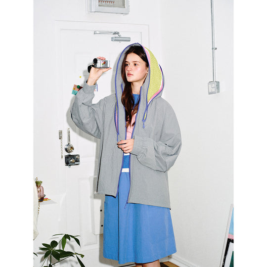 Unisex Leichter Ripstop-Kapuzenblouson im Boxy‑Schnitt mit kontrastierendem Reißverschluss und Tunnelzug Shop Nory