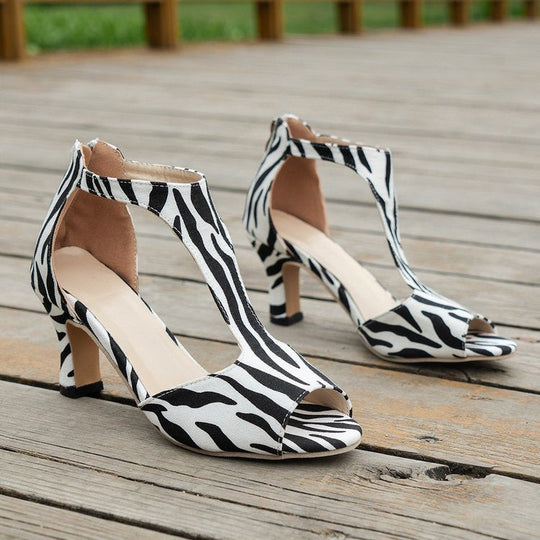 Damen Absatzsandalen mit offenen Riemen und modischem Schnürdesign