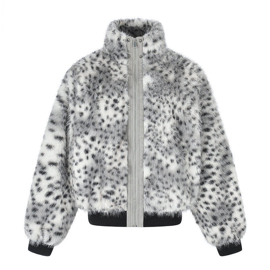 Damen Gekürzte Kunstfell‑Bomberjacke mit hohem Stehkragen, gepunktetem Leo‑Muster und geripptem Saum Shop Nory