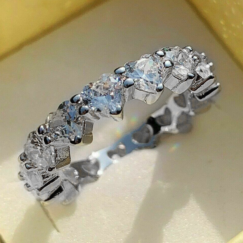 Damen herzförmiger Ring mit funkelnden Zirkoniasteinen Shop Nory