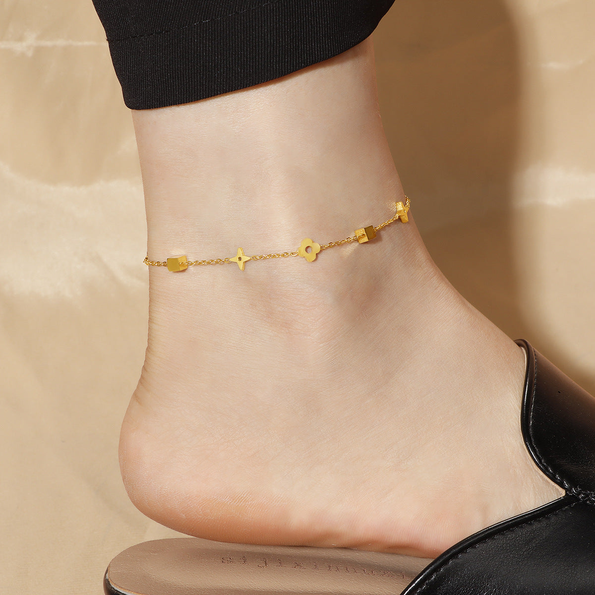 Damen Fußkette mit geometrischen Anhängern Shop Nory