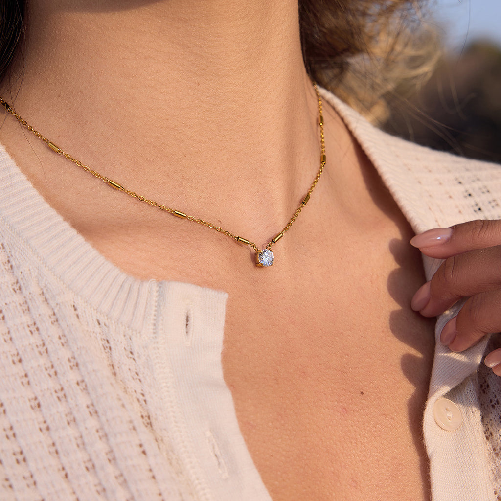 Damen Halskette mit funkelndem Zirkon-Anhänger und wasserfestem Design Shop Nory