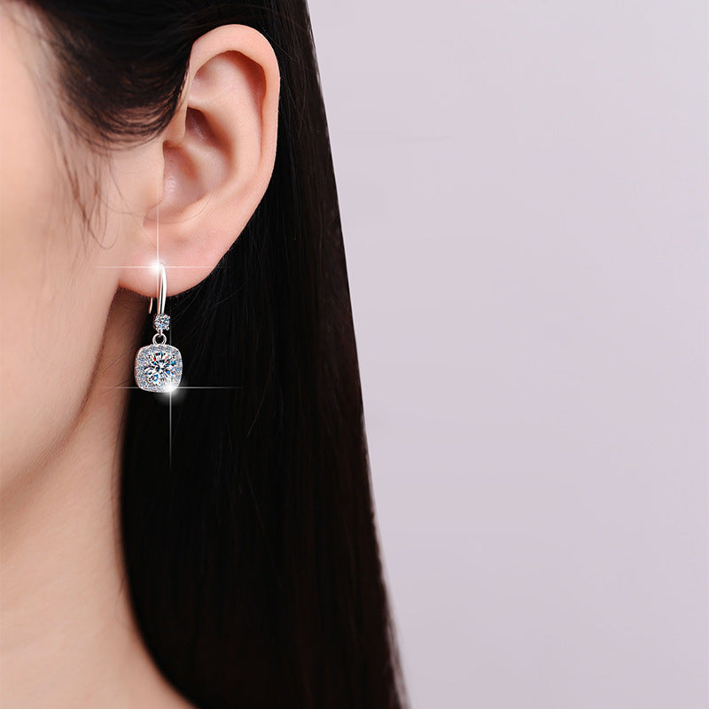 Damen Ohrringe mit funkeln Kristallen und luxuriösem Design Shop Nory