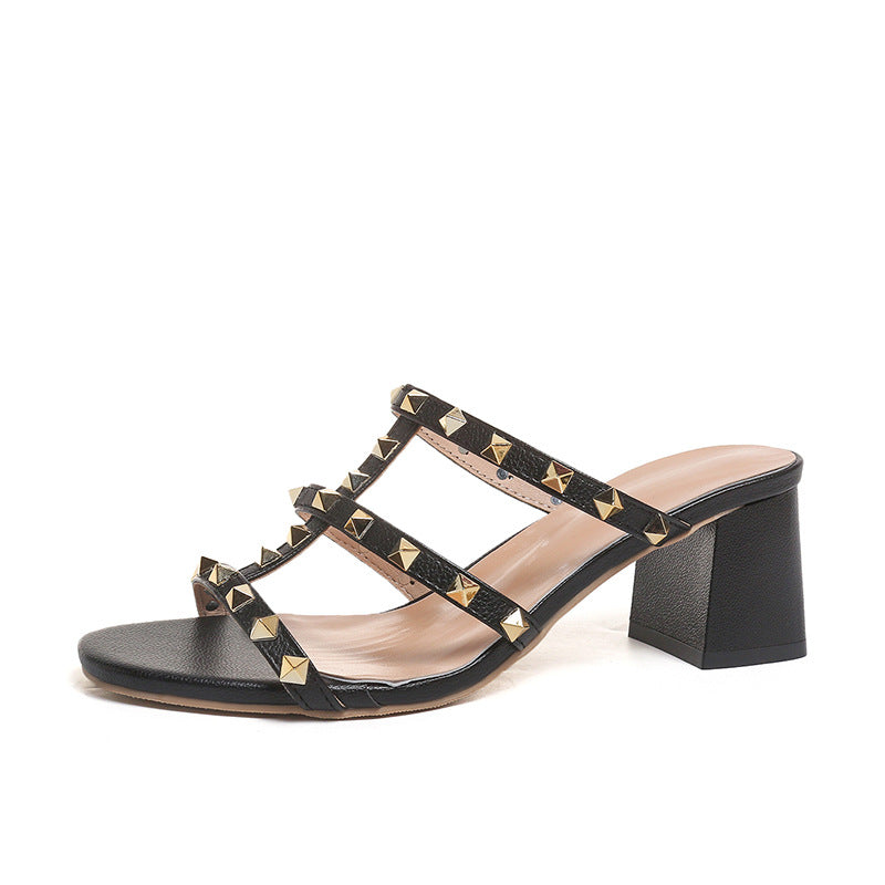 Damen Design-Sandalen mit Nietenakzenten und modernem Blockabsatz