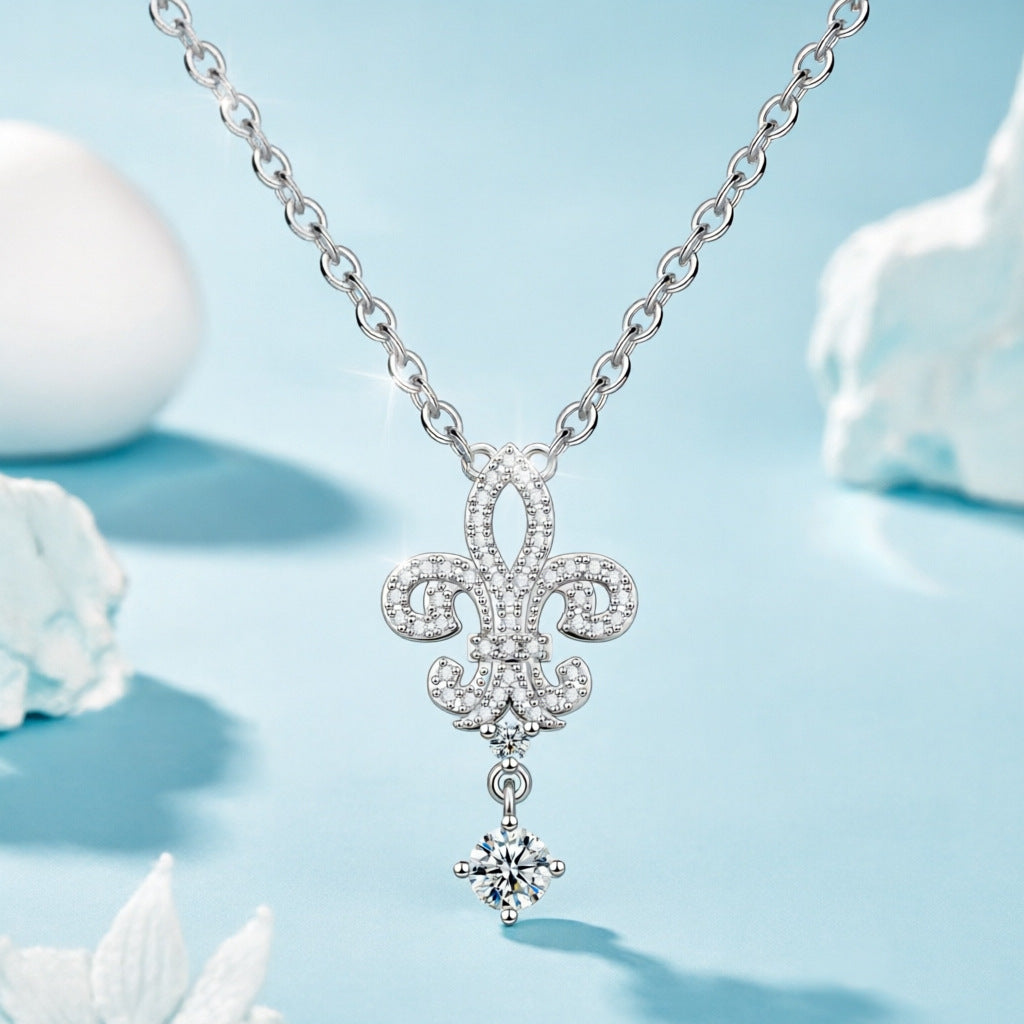 Damen Halskette mit floralen Design und funkelndem Anhänger Shop Nory