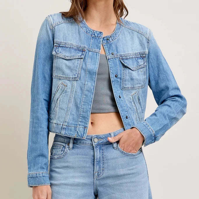 Damen Denim-Jeansjacke mit lässiger Passform und modernen Details