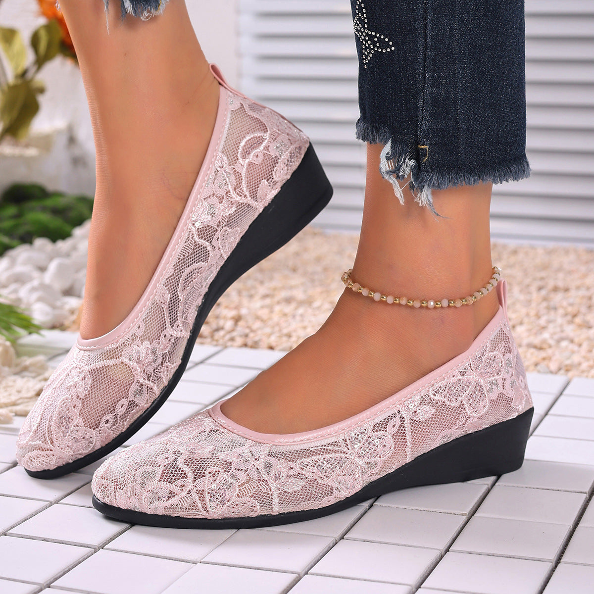 Damen Ballerinas mit filigranem Spitzenbesatz und rutschfester Sohle