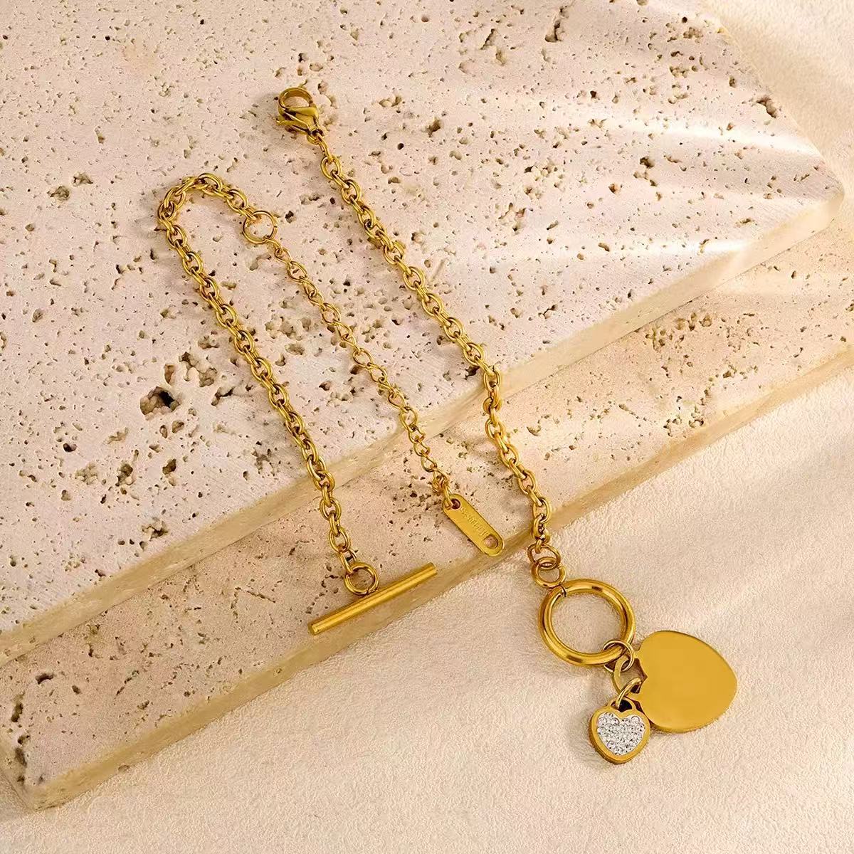 Damen Fußkettchen mit elegantem Herz-Design und funkelnden Zirkonia-Elementen Shop Nory