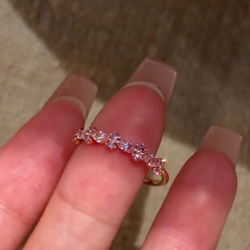 Damen zarter Ring mit funkelnden Zirkonia-Steinen Shop Nory
