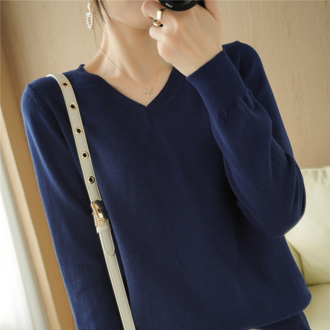 Damen Leichter V‑Ausschnitt Feinstrickpullover aus kaschmirweicher Baumwollmischung mit elastischen Rippbündchen Shop Nory