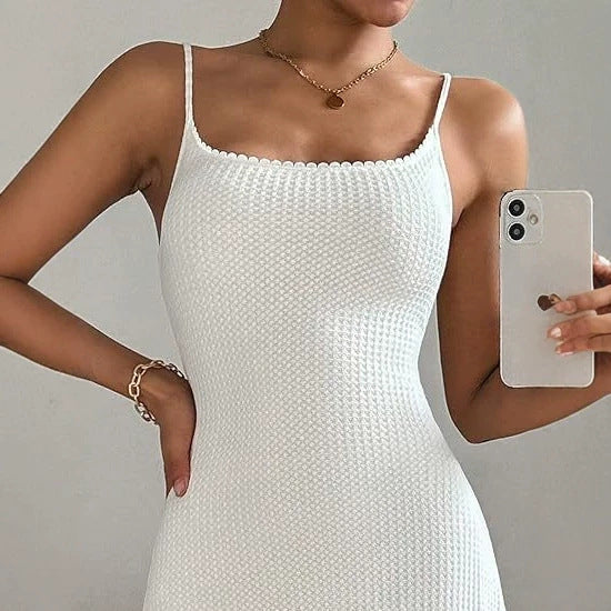 Damen Maxikleid mit zarten Trägern und raffinierter Rippstruktur