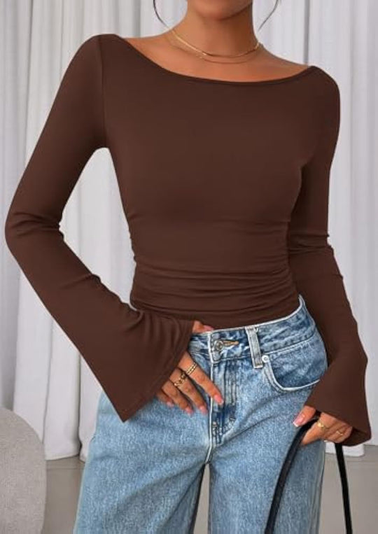 Damen Enganliegendes Langarm-Oberteil mit Carmen-Ausschnitt, Taillenraffung und ausgestellten Ärmeln Shop Nory