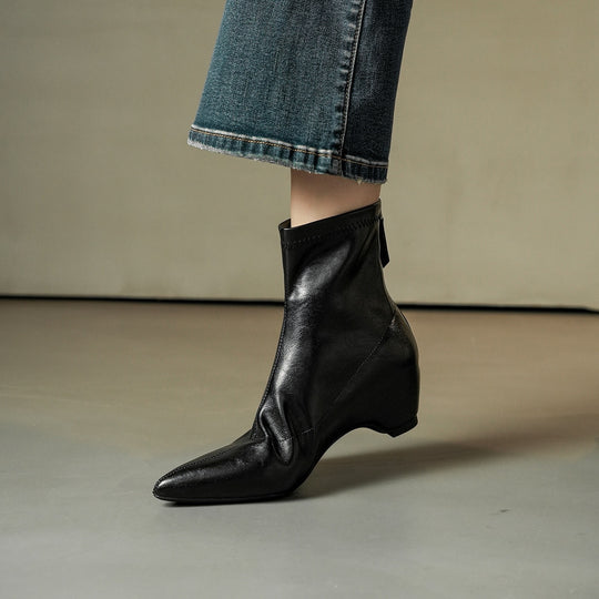 Damen Spitz zulaufende Ankle-Boots aus Glattleder mit integriertem Keilabsatz Shop Nory