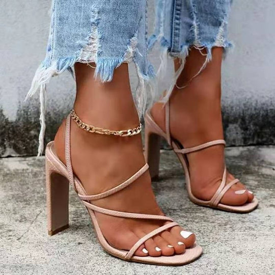 Damen Slingback-Sandaletten mit quadratischer Zehenpartie, schlanken Zierriemen und hohem Blockabsatz Shop Nory