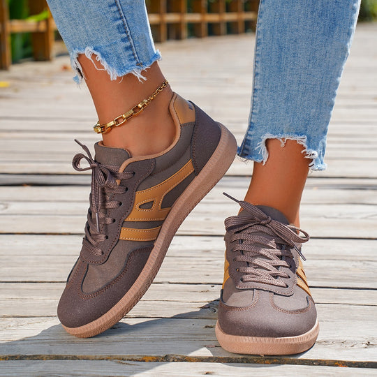 Damen Retro-inspirierte Schnür-Sneaker mit gepolstertem Komfortfußbett Shop Nory